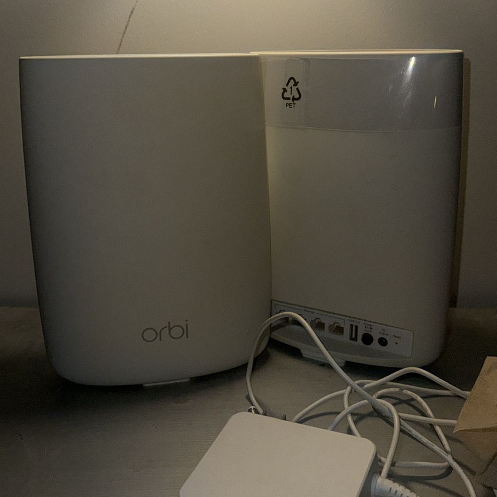 ORBI Mesh Router Satellite - Picture 6 of 8